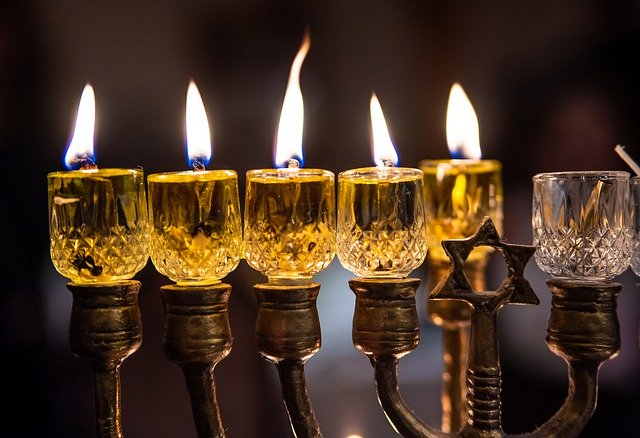 How-Hanukkah-Is-Celebrated